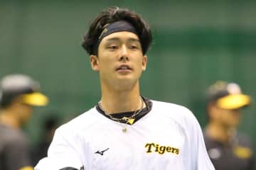 「わぁ！小幡結婚？」阪神の25歳内野手が一般女性と入籍していたことを明かし話題に「え！シーズン中に！」「びっくり」ファン騒然