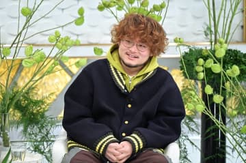 Vaundy「怪獣の花唄」歌詞が“二重構造”の背景に迫る　“天才の頭の中”を語り尽くす