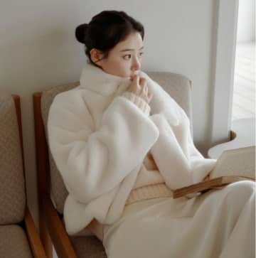 今年のファーファッションはリアルファー風の質感をねらって♡