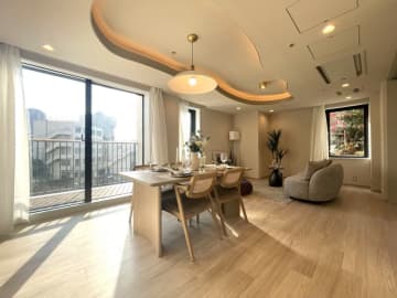 六本木ヒルズレジデンスD棟 4階｜「六本木」駅徒歩6分。緑・文化・都市の贅を手にする、静穏と華やぎのヒルズライフ。充実の共用施設で上質が日常になるプレミアムレジデンス。2面バルコニーで陽当たり良好な2LDK