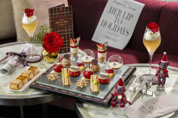 コンラッド東京、小嶋陽菜氏が手掛けるHer lip toとコラボして「フェスティブアフタヌーンティー」を提供