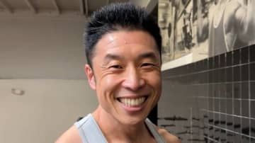 若返ってる!? なかやまきんに君 “9年分”の比較ショットに「時間止めてる？」「肌ツヤ変わってない」とファン驚き！衰え知らずな姿でニッコリ笑顔を披露