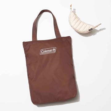 付録は「コールマン」バッグ＆クロワッサン形ポーチ。sweet 2月号の予約注文スタート