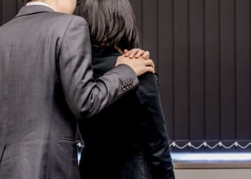 『不倫をする人』の心理５つ　パートナーを裏切る可能性がある人の特徴とは