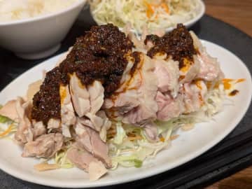 【神保町】「羊福」の盛り放題サラダ＆980円のよだれ鶏ランチがうますぎてリピ決定！