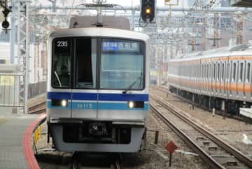 JR総武線・メトロ東西線、直通運転を大削減。26年3月改正、将来は乗り入れ廃止も？