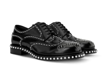 ルイ・ヴィトンのメンズシューズ、パールを飾った革靴やトレッドソールの白or黒スニーカー