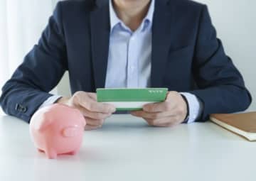 冬のボーナス、昨年と同じ80万円でも「手取りには満足できない」 年収800万円の男性の本音