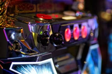 「6時間で12万負けた」パチスロユーザーの絶望 時速2万円で金が消えるスマスロの恐怖