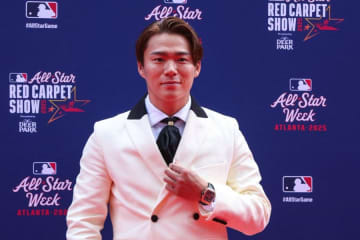 山本由伸が手にした“栄誉”　スターに仲間入り…世界的雑誌のベストドレッサーに選出