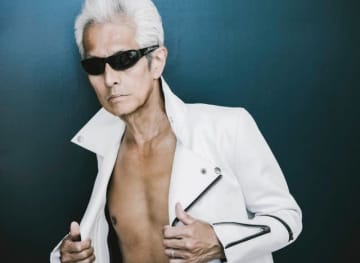 Johnny(T.C.R.横浜銀蝿R.S.)、40年ぶりのソロ・アルバムの全貌公開 裸ライダースショットも公開