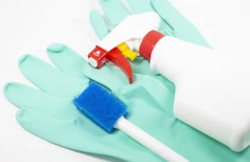 主婦が選ぶ「大掃除で面倒な作業」ランキング、浴室掃除を超えた「誰も褒めてくれない」重労働は【トップ3】