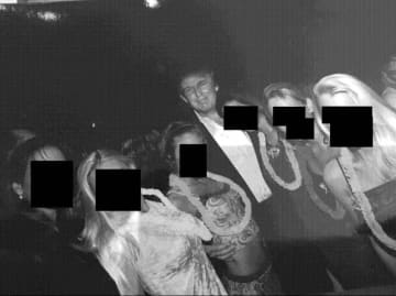 エプスタイン氏の遺産から新たに写真公開、トランプ氏やクリントン氏ら著名人の姿