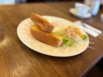 [保土ヶ谷区]駅のホームから見えるレトロ喫茶「珈琲の店マア」の心温まるブランチ！