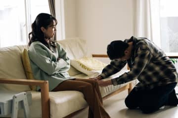 「もう面倒を見ることはできません」貯金を使い込み、借金を重ねていた夫…退院後の引き取りを拒否した43歳妻の“真意”