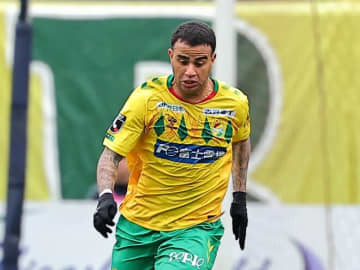 ホームの千葉がJ１昇格に前進！ カルリーニョス・ジュニオの豪快ヘッド弾で先制【J１昇格PO決勝】