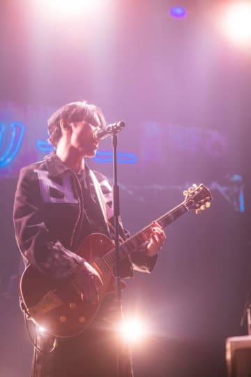 【ライブレポート】SKY-HI、東京・豊洲PITで毎年恒例のバースデーライブ開催。リリース直後のアルバム楽曲で新たなモードを見せつけた2日間