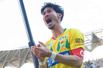 【ジェフ千葉】17年ぶりJ1復帰! 小林慶行監督「めちゃくちゃ嬉しいし、めちゃくちゃ疲れました」。カルリーニョス・ジュニオが徳島から決勝ゴール