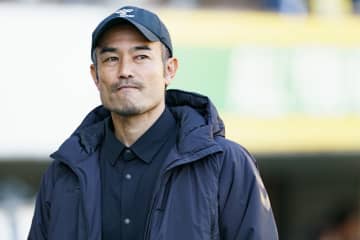 千葉が17年ぶりJ1復帰「クラブをそのまま愛してくれますか」真っ黄色のスタジアムに指揮官が熱いスピーチ