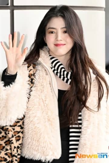 【PHOTO】ハン・ソヒ、海外スケジュールのため出国（動画あり）