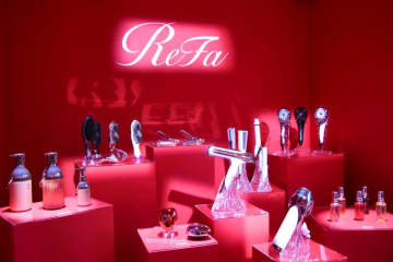 自分へのご褒美ギフトは憧れの「リファ」で。QOLアップ間違いなし、編集部が推す"最強美容家電"。《体験レビュー》