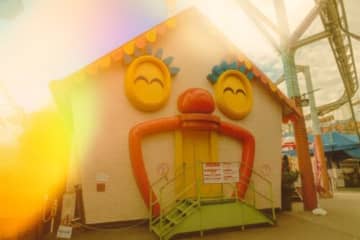 “嘘しか言わない浅草ガイドツアー”新シリーズ「嘘の遊園地」花やしきを舞台に初開催