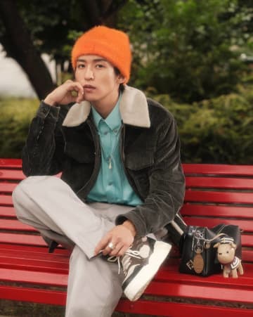 Snow Man目黒蓮、“ミステリアスな部屋”で装い一変　フェンディSPムービー公開