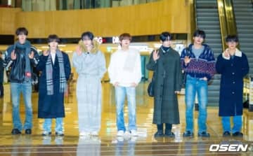 【PHOTO】ZEROBASEONE「MUSIC BANK」日本公演のため出国