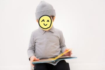 おむつに手を入れて便をいじるのをやめさせたい…発達障害がある息子。ウエアの工夫で乗りきるために【体験談】