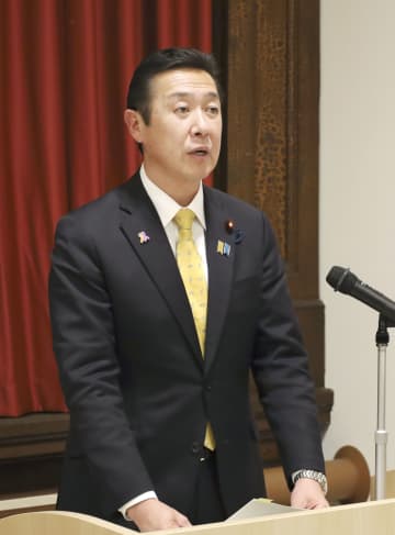 政府、アイヌ差別の罰則見送り　教育啓発を継続