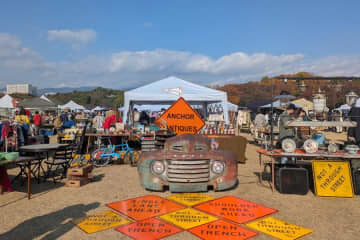 わずか３名で？２００店以上が出店、約２万人来場『関西蚤の市』人気の秘密