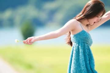 宮本茉由が魅せる“等身大の30才”♪長野ロケの最新写真集がついに登場