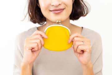 「金に糸目をつけない」を英語で言うと？