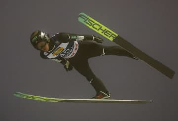 二階堂が4位、小林陵5位　W杯ジャンプ男子第8戦