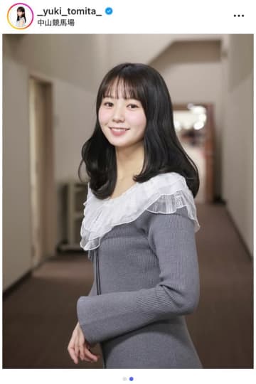 上智大卒・テレ東アナ、ヒップのラインくっきりワンピ姿が「シルエット最高」「優勝！」　冨田有紀アナに称賛