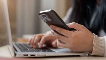 女性の方がスマホ長時間利用？ 調査で判明したネット習慣の差