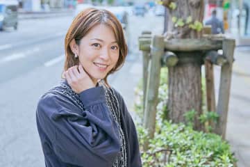 「歩くの遅いんだから、もう先に行き始めて」　5年前に芸能界引退から5年→介護士に転身　岩佐真悠子さんが父との関係を見つめ直した介護現場での経験