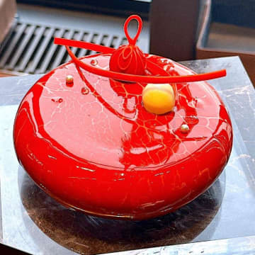 【コンラッド大阪】聖夜を彩る”クリスマスケーキコレクション2025”