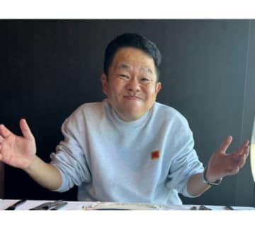 ダイアン津田、誕生日の妻とランチデートでおふざけショット