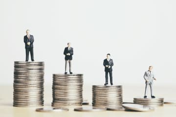 【国家公務員】冬のボーナス支給！ 去年は平均約72万円。“民間との差”はどれくらい？