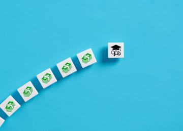 わが家は「生活保護」を受給中ですが、子どもに「大学へ行きたい」と相談されました…保護費から“学費・生活費”は出ますか？ 生活保護でも大学へ通えるでしょうか？