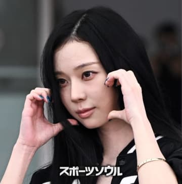 翌日にJUNG KOOKも投稿…aespa・ウィンター、熱愛説浮上後初めて近況を明かす