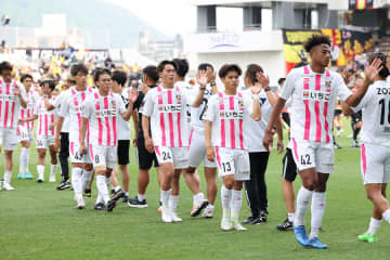 宮崎がクラブ初のJ2昇格　PO決勝でFC大阪に4-0で快勝…相手GKお手上げのミラクルショットが炸裂