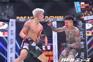 ダウンしている相手に容赦ない全力パンチ！コンプラ違反の暴れ者にブチギレた博多の虎が反撃勝利！