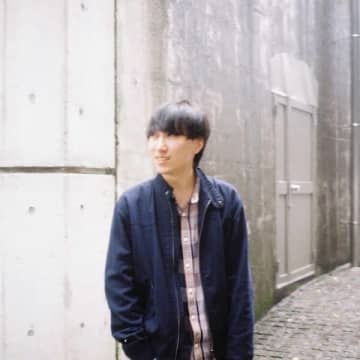 齊藤隼之介によるソロ・ポップスプロジェクト「はいから東京」と下北沢mona recordsの開店22周年記念の共同企画『Private Party』が3月8日（日）昼に開催決定。対バンとして志摩陽立（Band Set）、ゲストアクトとして澤部渡（スカート）の出演も決定