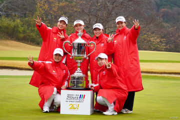 昼休憩で一致団結のJLPGA ペアはリーダー河本結の聞き込みで決めた