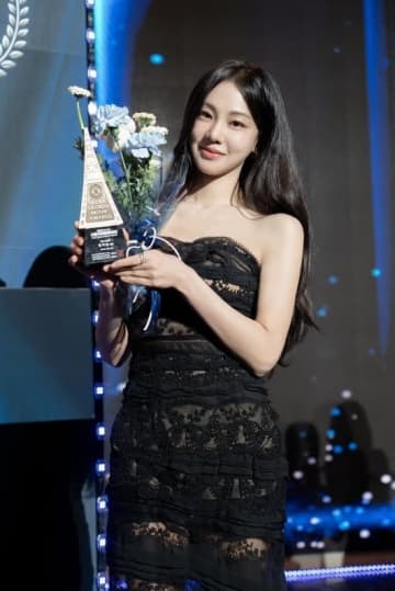 映画「ヒットマン2」出演ハン・ジウン、助演女優賞を受賞“演技を愛する俳優になりたい”