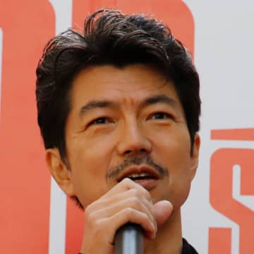 仲村トオルに大歓声　『ビー・バップ』ロケ地の静岡・清水に登場　「この街のおかげ」感謝伝える