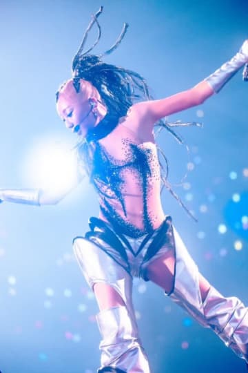 倖田來未、25周年アニバーサリーライブが大阪城ホールで終幕