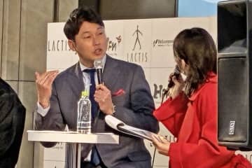 【広島】新井監督「野球選手も腸が強くないと」と発動した〝夕食ルール〟 食堂には「出席簿」も